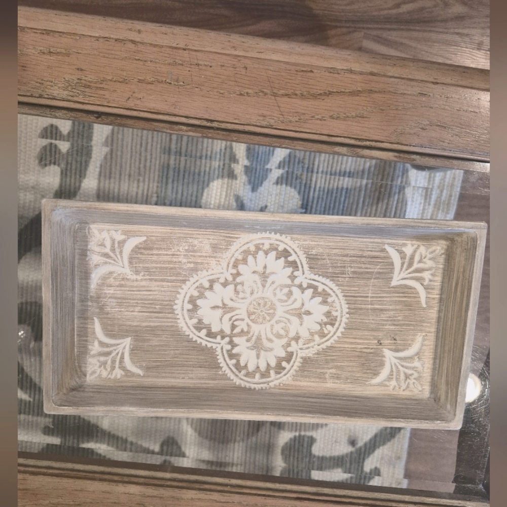 Peri Home resin tray selling for lots more on other sites